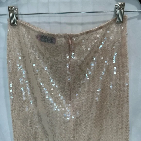 Edikted Riki light pink sheer sequin maxi Skirt - Picture 7 of 15